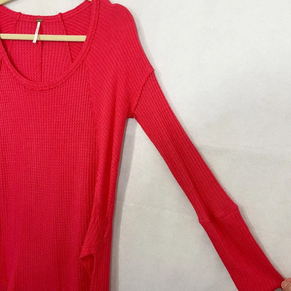 Free People Ventura Thermal Tee Long Sleeve High Low Hem Scoop Neck Orange SMALL